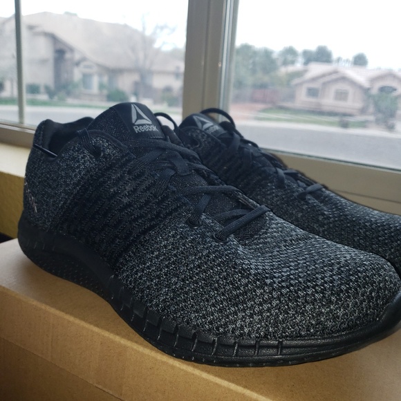 Reebok running shoes. - Picture 2 of 3